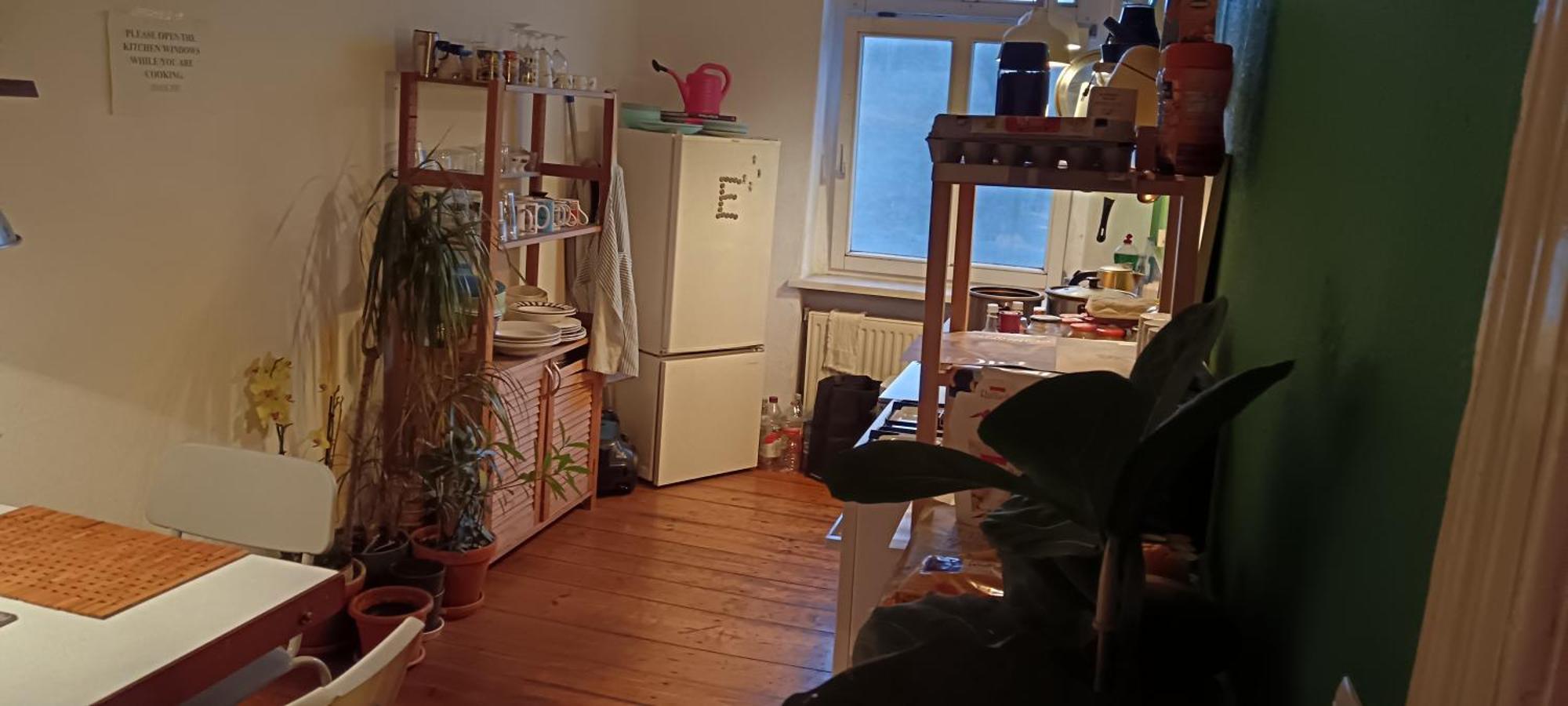 Private Bedroom Near Alexanderplatz In Sharing Apartment Берлин Экстерьер фото